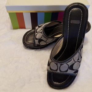 COACH SIGNATURE SHOES  size 5.5